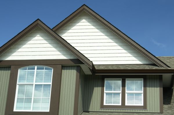 Vertical Vinyl Siding Repair in Antioch